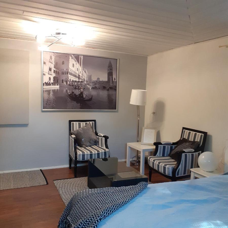 Room In Villa Emilia 에스포 외부 사진